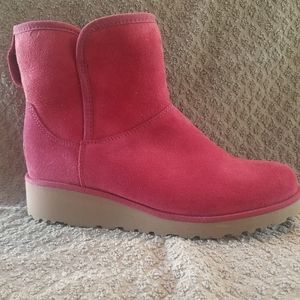Ugg kristen boot - fuchsia size 7 -LIKE NEW!